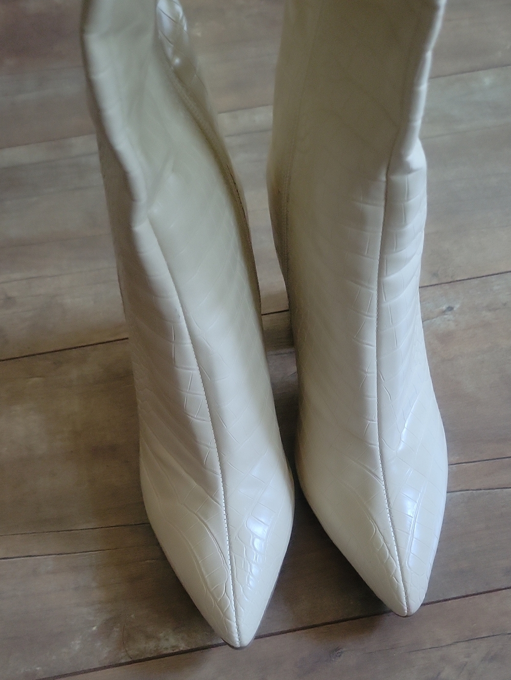 MIA Women's Knee-High Croc-Embossed Cream Boots - Picture 4 of 8